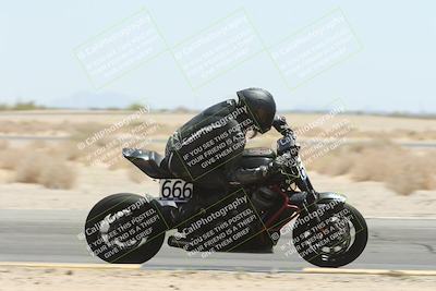 media/Apr-26-2025-BRL Bagger Racing League (Sat) [[9e270f465f]]/6-Liquid and Air Cooled Twins Race/